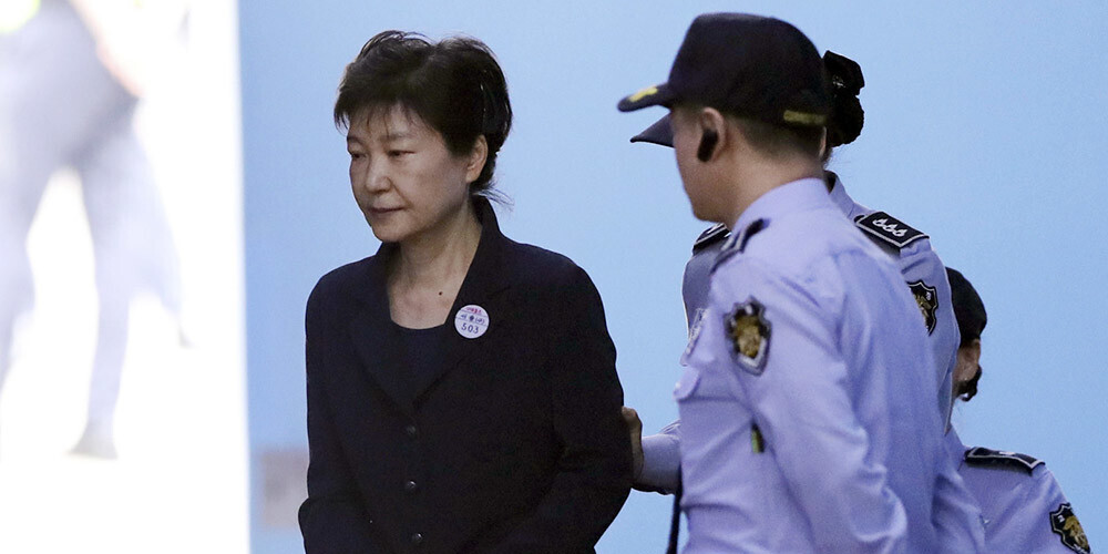 Tiesa atstāj spēkā Dienvidkorejas eksprezidentei piespriesto 20 gadu cietumsodu