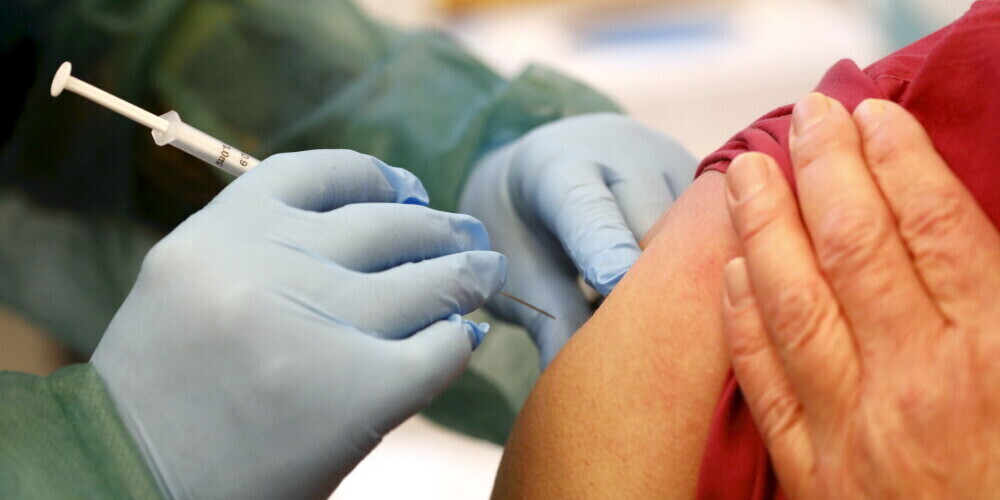 Вакцинация по суду: пенсионерке сделали прививку от Covid, несмотря на возражение семьи