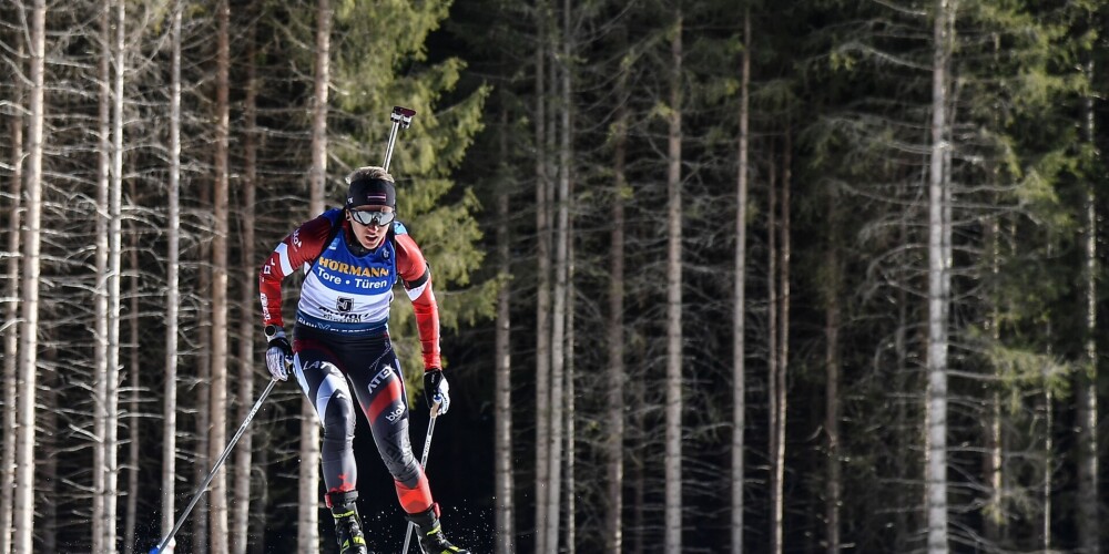Oberhofas sprintā saļimst norvēģu sportiste; Bendika ar trim kļūdām šaušanā netiek pie punktiem