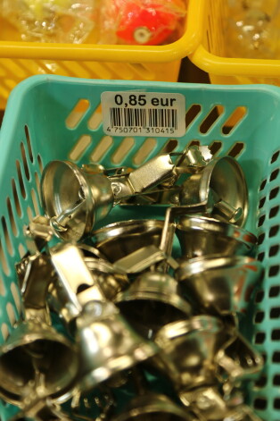 Signālzvaniņš. 0,90 EUR.
