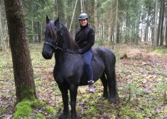 Ieva Aleksandrova-Eklone joprojām jāj ar pārdoto zirgu