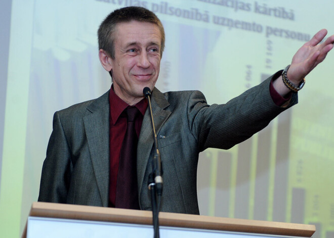 Par darbībām pret Latvijas valsti apsūdzības uzrādītas trīs personām