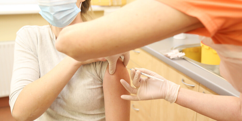 Tuvojoties vakcīnu devu limitam, sestdien pret Covid-19 vakcinēti 644 cilvēki