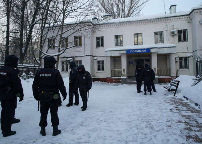 Vācija aicina nekavējoties atbrīvot Navaļniju