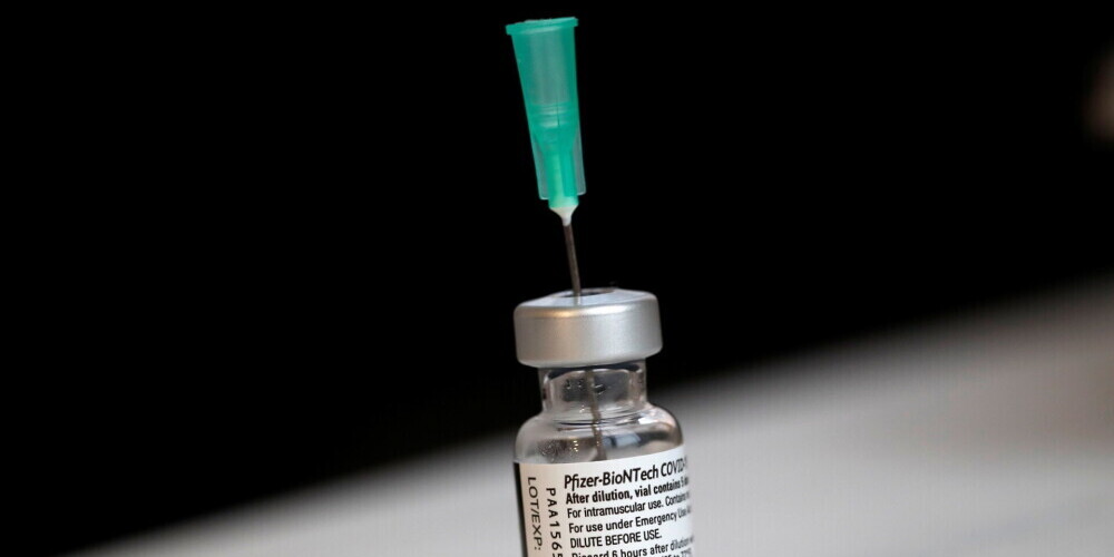 Вакцины от Covid-19 получили 16 070 человек, в том числе обе дозы - 571