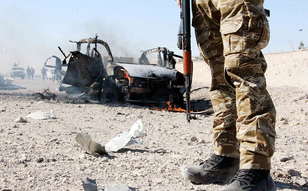 Talibu uzbrukumos Afganistānas ziemeļos nogalināti vismaz 20 karavīri