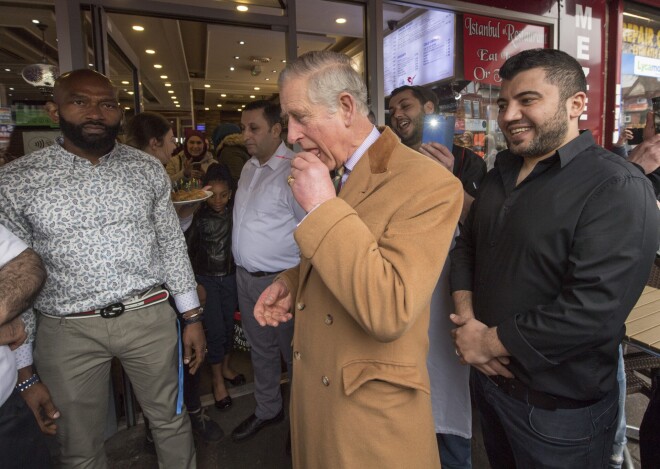 Pasaules mediji rūpīgi seko līdzi, kur un kā globālās autoritātes mielojas ar baklavu. Šoreiz uzmanības lokā britu princis Čārlzs.