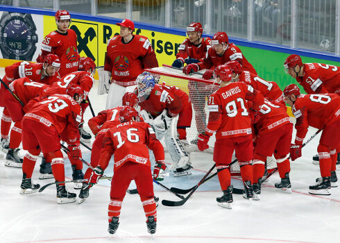 Baltkrievijas hokeja izlase savas spēles Minskā neaizvadīs.