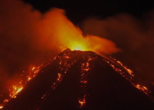VIDEO: atkal atmodies Eiropas aktīvākais vulkāns Etna