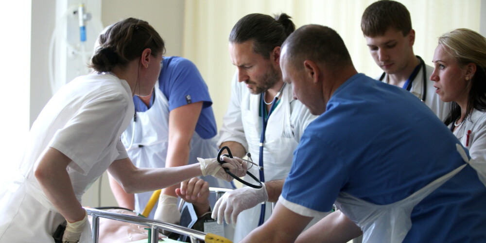 Для привлечения медицинского персонала в Риге Минздрав выделит 3 млн евро