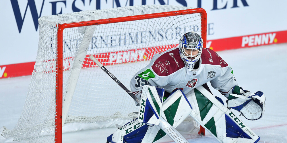 Latvijas hokeja izlases vārtsargs Artūrs Šilovs sezonu turpinās AHL