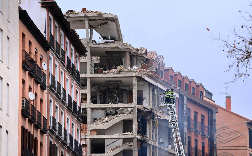 Madridi satricinājusi eksplozija daudzstāvu namā; vismaz trīs bojāgājušie