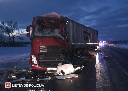 Bojā gājušais "Volvo" vadītājs ir 1956. gadā dzimis Latvijas pilsonis.