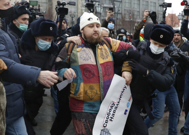 Krievija pārmet ASV vēstniecībai demonstrāciju atbalstīšanu un iejaukšanos iekšējās lietās