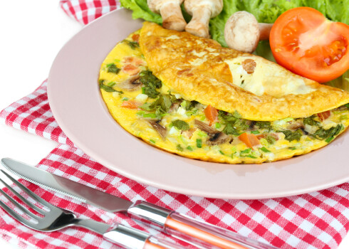 Omlete ar cukīni un šampinjoniem