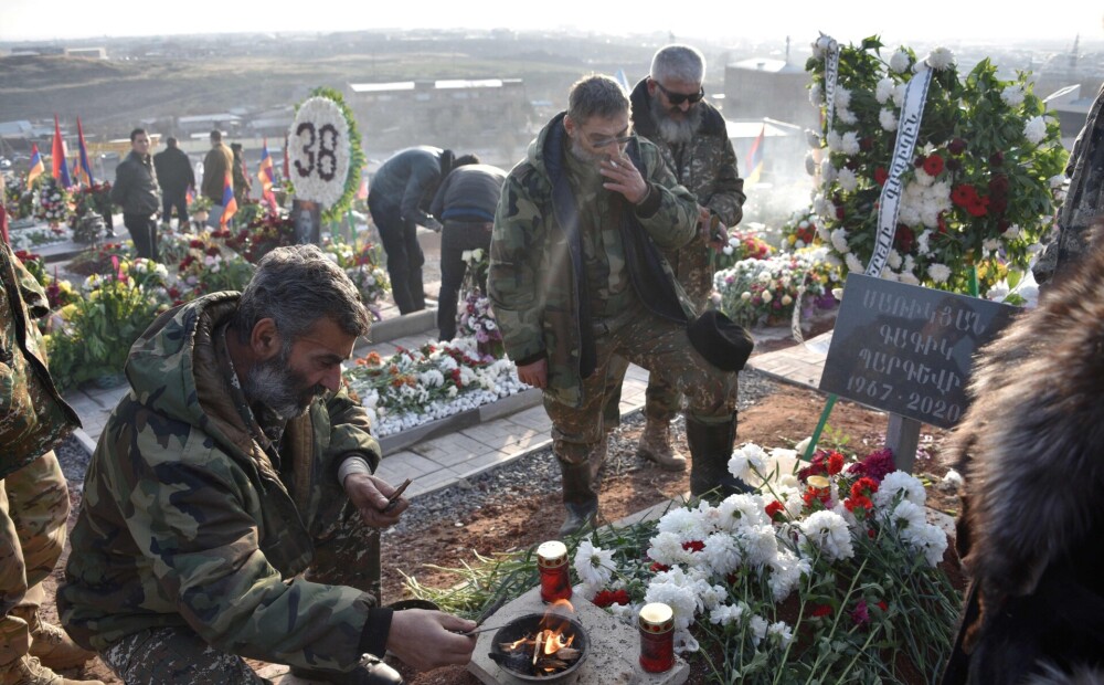 Turpina pieaugt Kalnu Karabahas konfliktā bojāgājušo skaits