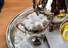 Vai cukura aizstājēji ir veselīgāki par rafinēto cukuru?