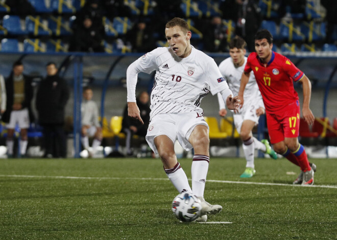 Latvijas izlases futbolists Krollis pievienojies "Valmierai"