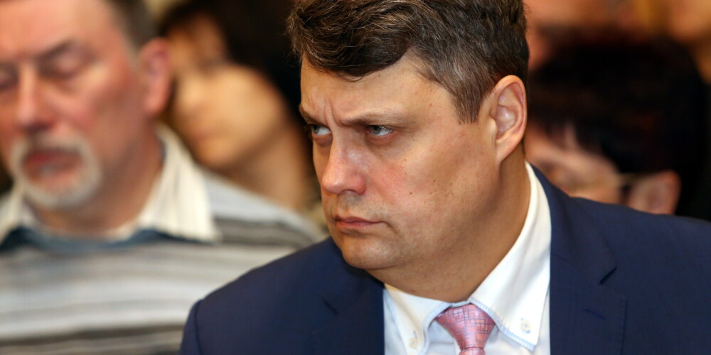 Jēkabpils mērs Kraps paziņo, ka atkāpjas no amata un aptur darbību partijā