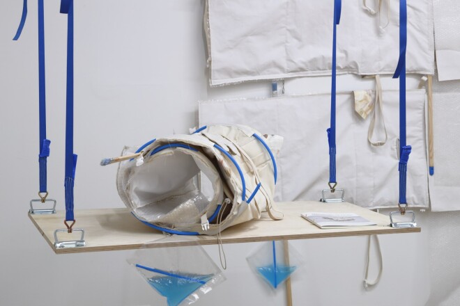 Ievas Kraules-Kūnas un Elīnas Vītolas projekts “Mākslinieku krīzes centrs”.