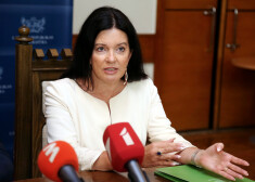 Petraviča nolikusi Saeimas deputātes mandātu