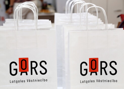 Maisiņi ar Latgales vēstniecība "Gors" logo.