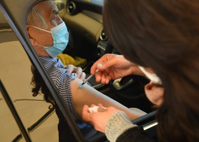 Vācijas eksperti "AstraZeneca" vakcīnu neiesaka cilvēkiem, kuri vecāki par 65 gadiem