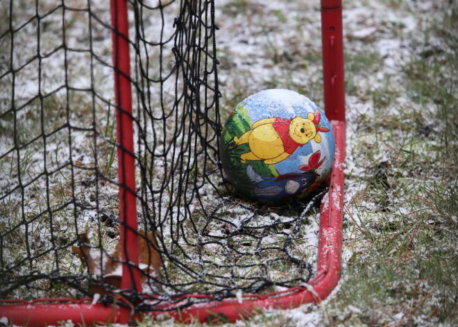 Covid-19 un ierobežojumi: Saeima uzdod valdībai nodrošināt bērnu un jauniešu sporta nodarbības