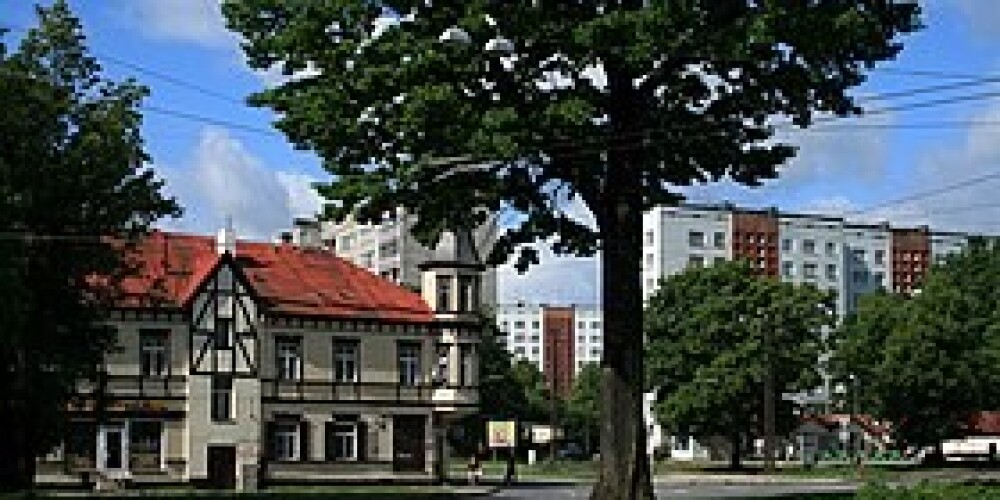 И́льгюциемс (латыш. Iļģuciems, нем. Ilgezeem) — микрорайон Риги. Находится в Задвинье (Курземский район). Ограничен восточной частью рукава реки Даугава, каналом Зундс, улицей Буллю, железнодорожной веткой Засулаукс — Болдерая. В 50-х годах XX века на территории района стал возводиться новый район многоэтажной застройки. Позже в южной части возник жилой массив Гривас. В Ильгюциемсе находится парк Дзегужкалнс с самой высокой в городе точкой. Основные улицы: Дзирциема, Дагмарас, Даугавгривас, Буллю и Лидоню.