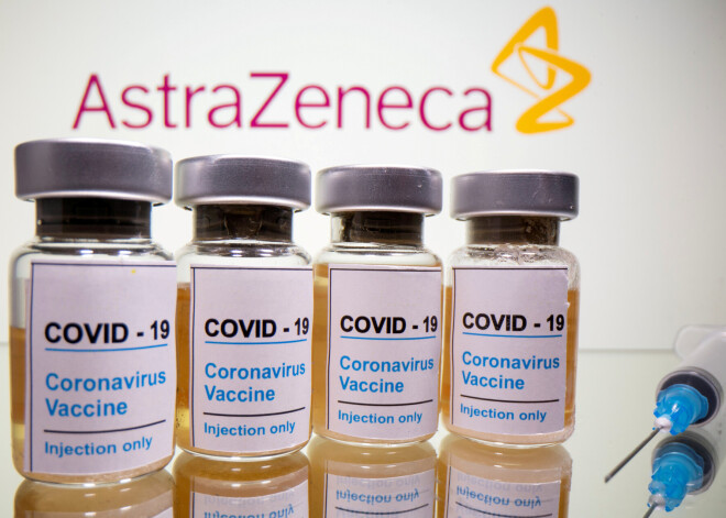 Pirmās "AstraZeneca" vakcīnas Latviju varētu sasniegt februārī