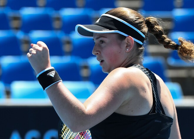 Ostapenko un Sevastova ar uzvarām sāk turnīrus Melburnā