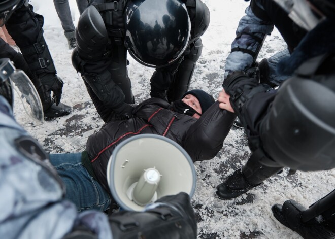 Krievija stingrāk vēršas pret aicinājumiem uz protestiem sociālajos tīklos