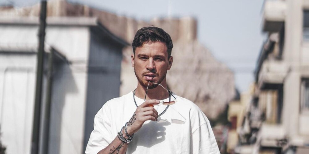 Федор Белогай — многогранная творческая личность. Сегодня он известен публике как актер, музыкант, клипмейкер, модель. В каждой из этих сфер парень сумел добиться успеха. При этом Федор не стоит на месте, а ищет новые креативные подходы к творчеству, работает над разными проектами мирового уровня. Белогай имеет собственный бизнес, который связан с миром моды и искусства.