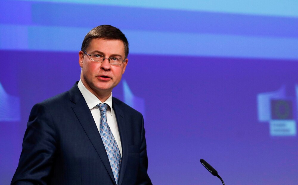 EK prezidente Urzula fon der Leiena vaino Valdi Dombrovski paziņojumā, ka tiks ierobežotas Covid-19 vakcīnu piegādes Ziemeļīrijai