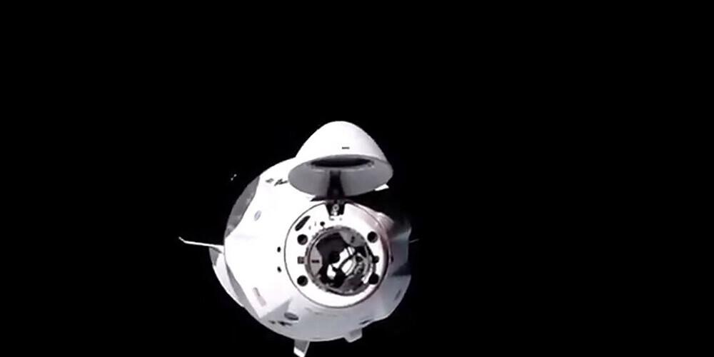 "SpaceX" pirmo kosmosa lidojumu plāno bez profesionāliem astronautiem