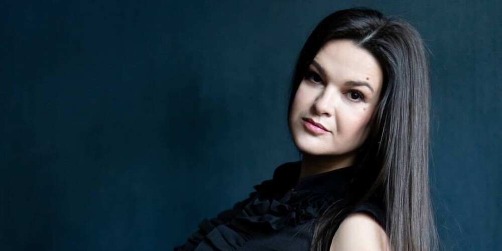 Виктория Райдос – популярная ясновидящая, таролог и оккультист, победительница 16-го сезона знаменитого телешоу о людях со сверхъестественными способностями «Битва экстрасенсов». Поклонники верят, что она предсказывает будущее, видит прошлое и многое из того, что скрыто от взгляда среднестатистического человека.