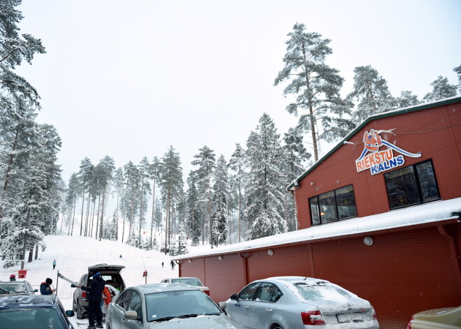 Brīvdienu notikumu dēļ "Riekstukalns" un "Milzkalns" paziņo: par 30% samazina rezervāciju apjomu