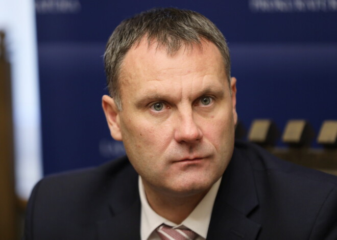 Ģenerālprokurors kritizē IDB darbu un KNAB pārmet "šovu organizēšanu"