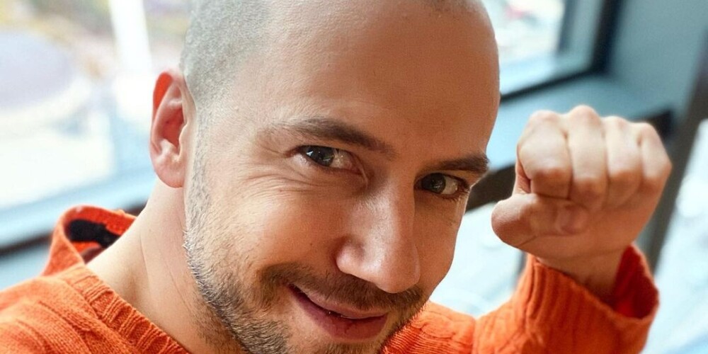 Иван Жидков – актер российского кино, известен по ролям в военных фильмах и мелодрамах. Будучи артистом «Табакерки» и МХТ, получал похвалы от самого маэстро Олега Табакова, который считал его одним из самых перспективных молодых исполнителей.