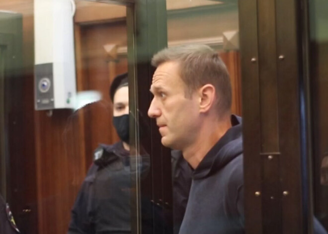 Navaļnija tiesas sēdē Maskavā piedalās arī Latvijas vēstniecības pārstāvis