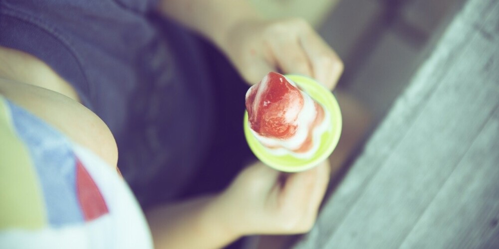 Исследование: дети в Латвии чаще едят сладости и полуфабрикаты, чем фрукты или зерновые