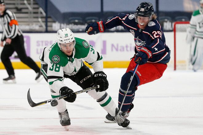 Patriks Laine savā otrajā mačā "Blue Jackets" rindās atzīmējās ar gūtiem vārtiem.