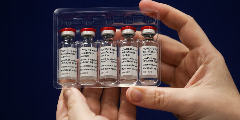 Kā darbojas AstraZeneca un Oksfordas universitātes zinātnieku izstrādātā Covid-19 vakcīna