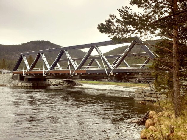 IKTK koka konstrukciju tilts Norvēģijā pār Storanes upi.