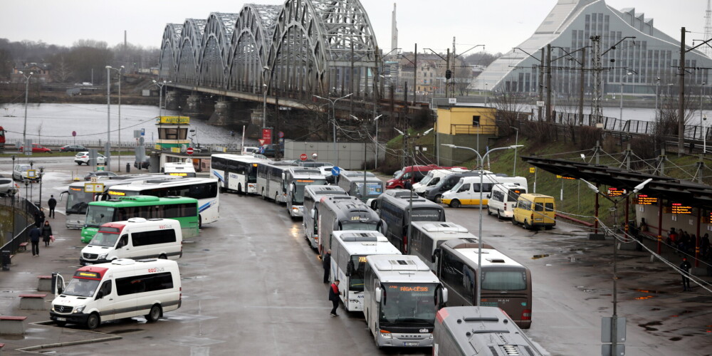 Ar Covid-19 inficējies pasažieris braucis autobusā no Rīgas uz Baldoni un atpakaļ