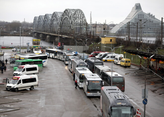 Ar Covid-19 inficējies pasažieris braucis autobusā no Rīgas uz Baldoni un atpakaļ