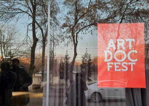 Dokumentālā kino festivāls "Artdocfest/Rīga" plānots aprīlī; uz straumēšanu internetā nepāriešot