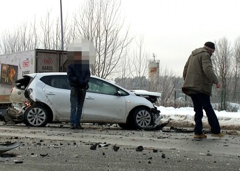 Авария на улице Улброкас: машина шла на таран - повезло, что обошлось без жертв
