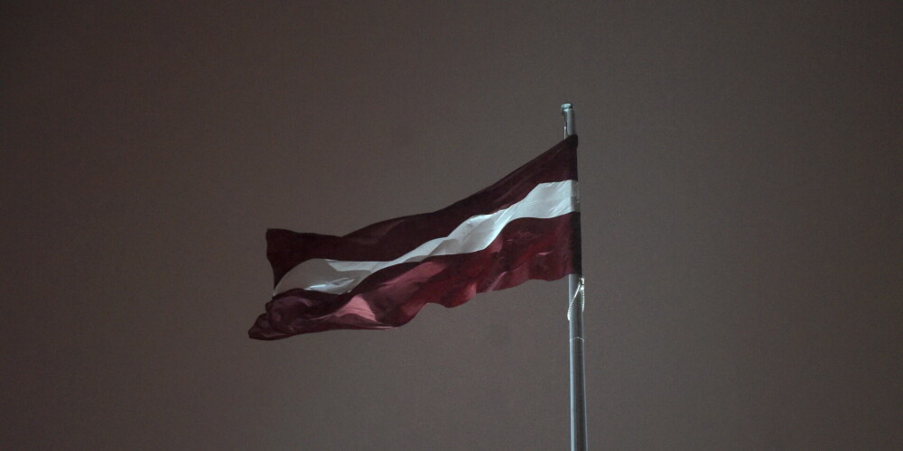 Канцелярия Президента Латвии обеспечивает деятельность президента Латвии. Канцелярия организует визиты президента Латвии в зарубежные страны и визиты иностранных должностных лиц к президенту Латвии. Координирует разработку законодательных инициатив и законопроектов, предлагаемых президентом Латвии, а также обеспечивает возвращение законов в Сейм на повторное рассмотрение. Канцелярия Президента Латвии обеспечивает деятельность Совета национальной безопасности и Военного совета при президенте Латвии, право использования президента Латвии помиловать, деятельность Капитула орденов и Государственной комиссии по геральдике, делопроизводство бывших президентов Латвии, деятельность консультативных или исследовательских комиссии, учрежденных президентом Латвии.