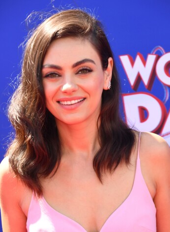 Aktrise Mila Kunisa.